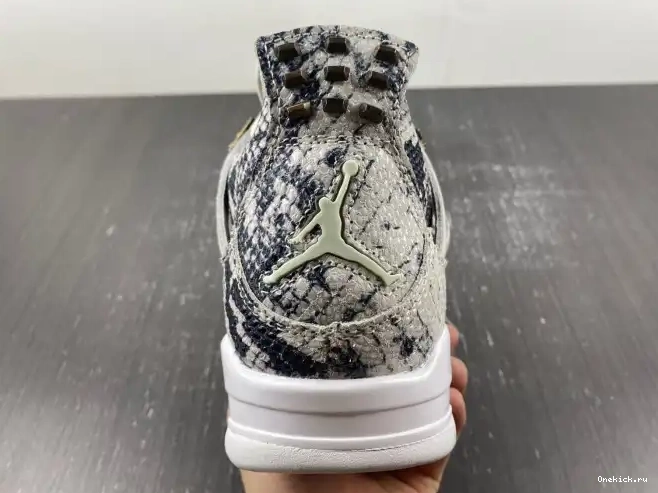 One Kick Snakeskin Retro 4 819139-030 Jordan 0518